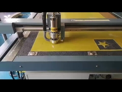 เครื่องตัดแผ่นแผ่นขนาด 1500*900mm สําหรับงานตัดของบริษัทโฆษณา